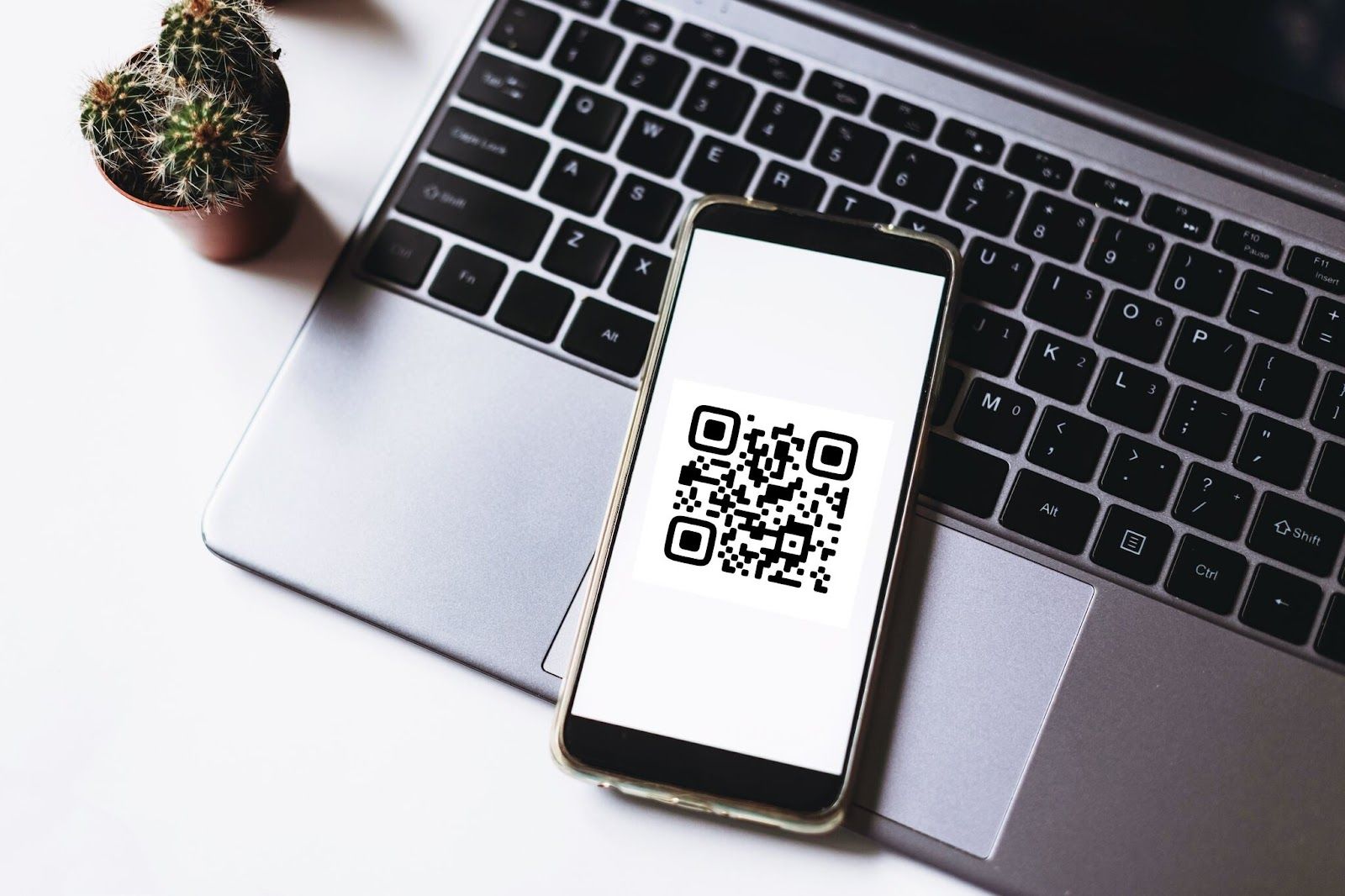 Phone screen showing QR code detection inside a saved screenshot file